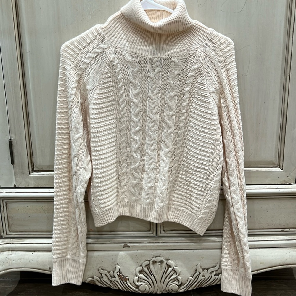 Lulus xs cream sweater set